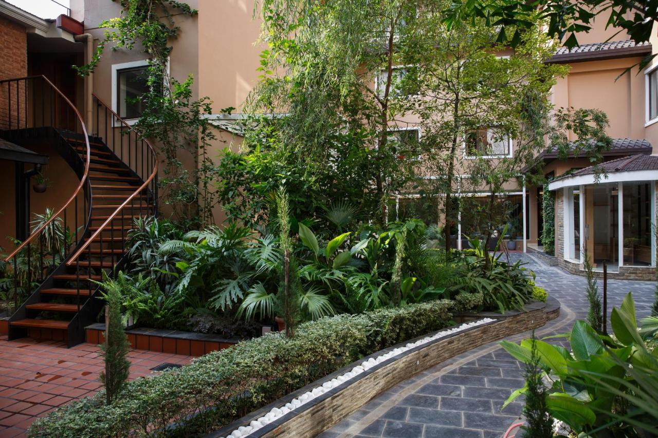 Hotel Thrive, A Tropical Courtyard กาฐมาณฑุ ภายนอก รูปภาพ
