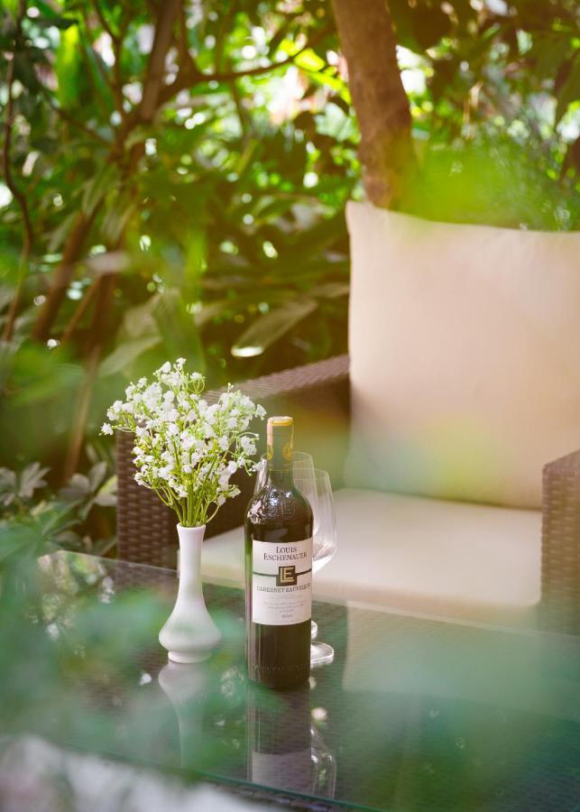 Hotel Thrive, A Tropical Courtyard กาฐมาณฑุ ภายนอก รูปภาพ
