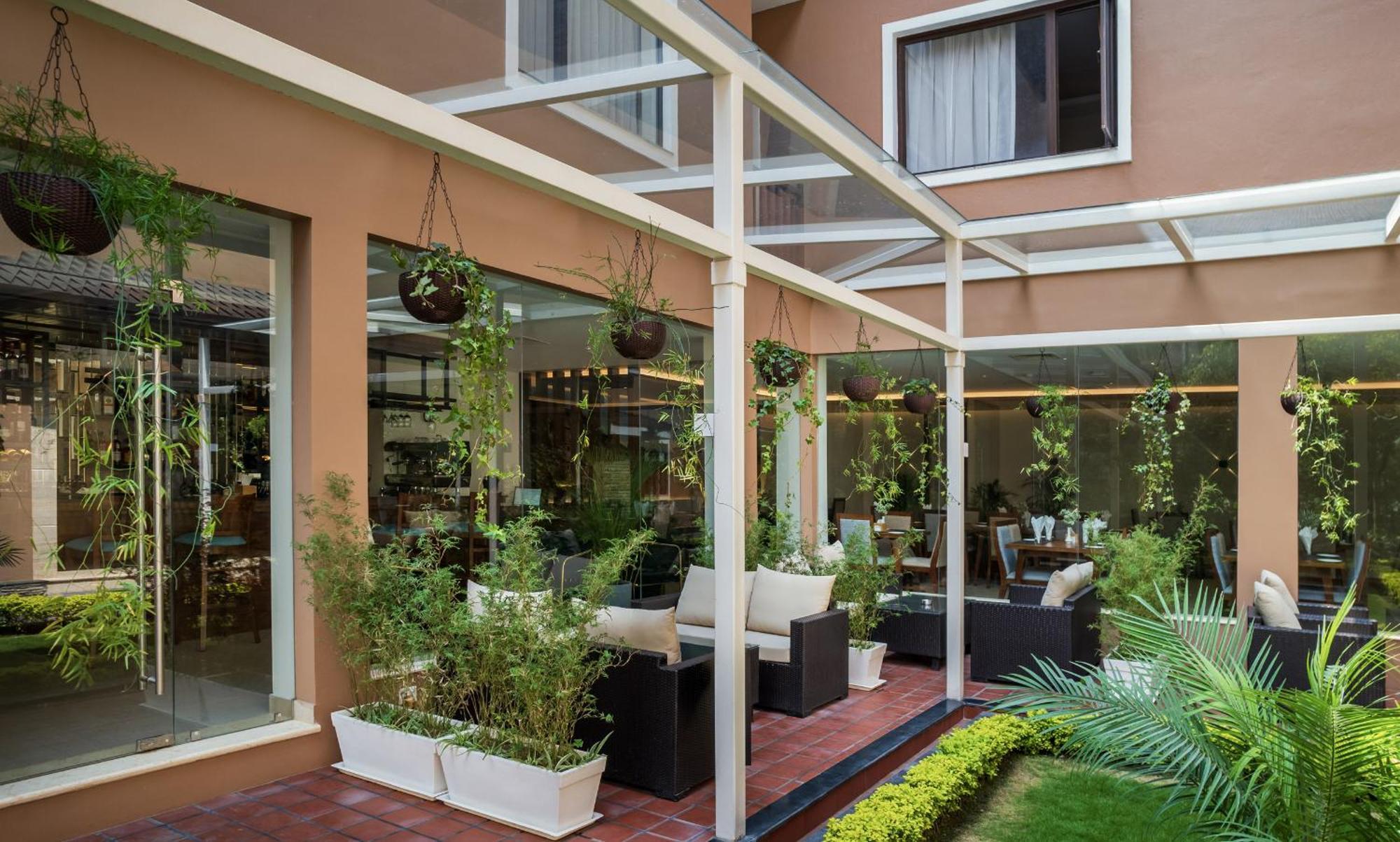 Hotel Thrive, A Tropical Courtyard กาฐมาณฑุ ภายนอก รูปภาพ