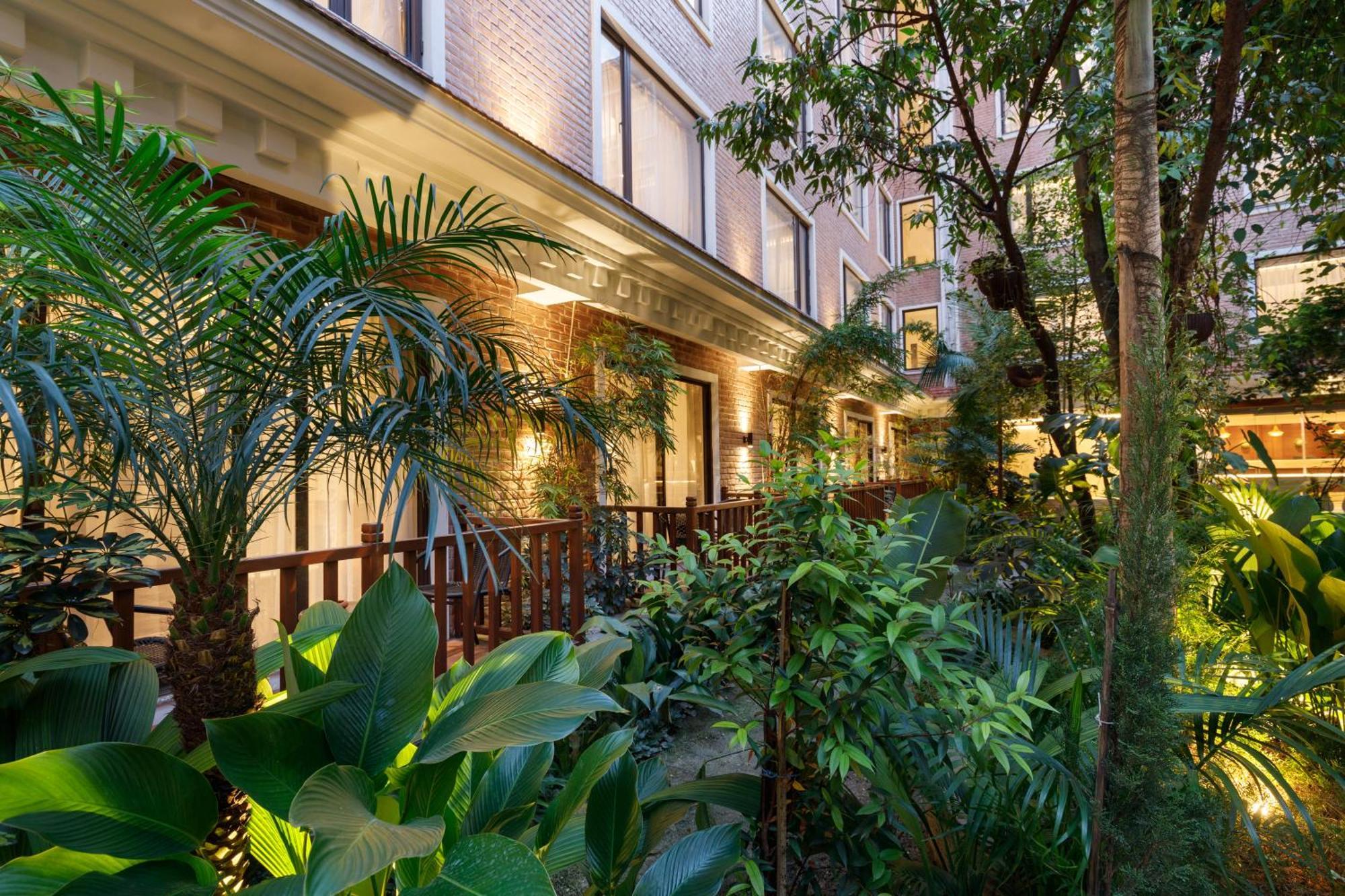 Hotel Thrive, A Tropical Courtyard กาฐมาณฑุ ภายนอก รูปภาพ